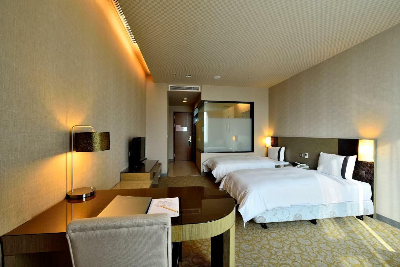 Shinkansen Grand Hotel Тайчжун Екстер'єр фото