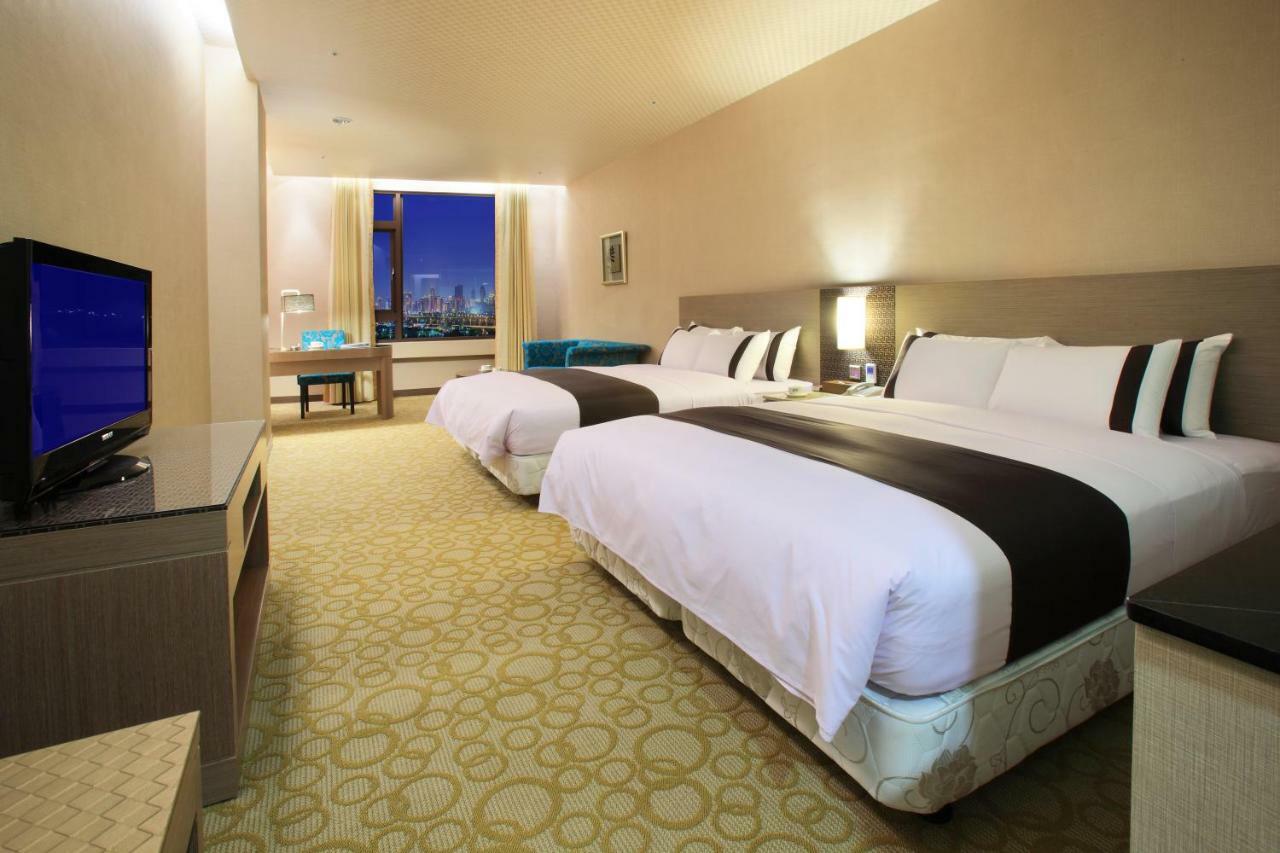 Shinkansen Grand Hotel Тайчжун Екстер'єр фото