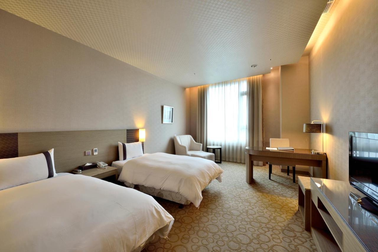 Shinkansen Grand Hotel Тайчжун Екстер'єр фото